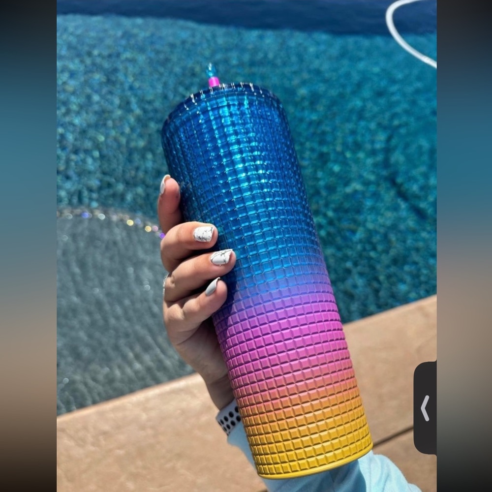 Starbucks +Tim Singleton 2023 PRIDE Rainbow 🌈 Tumbler Venti Gradient Grid Desi - Picture 3 of 6